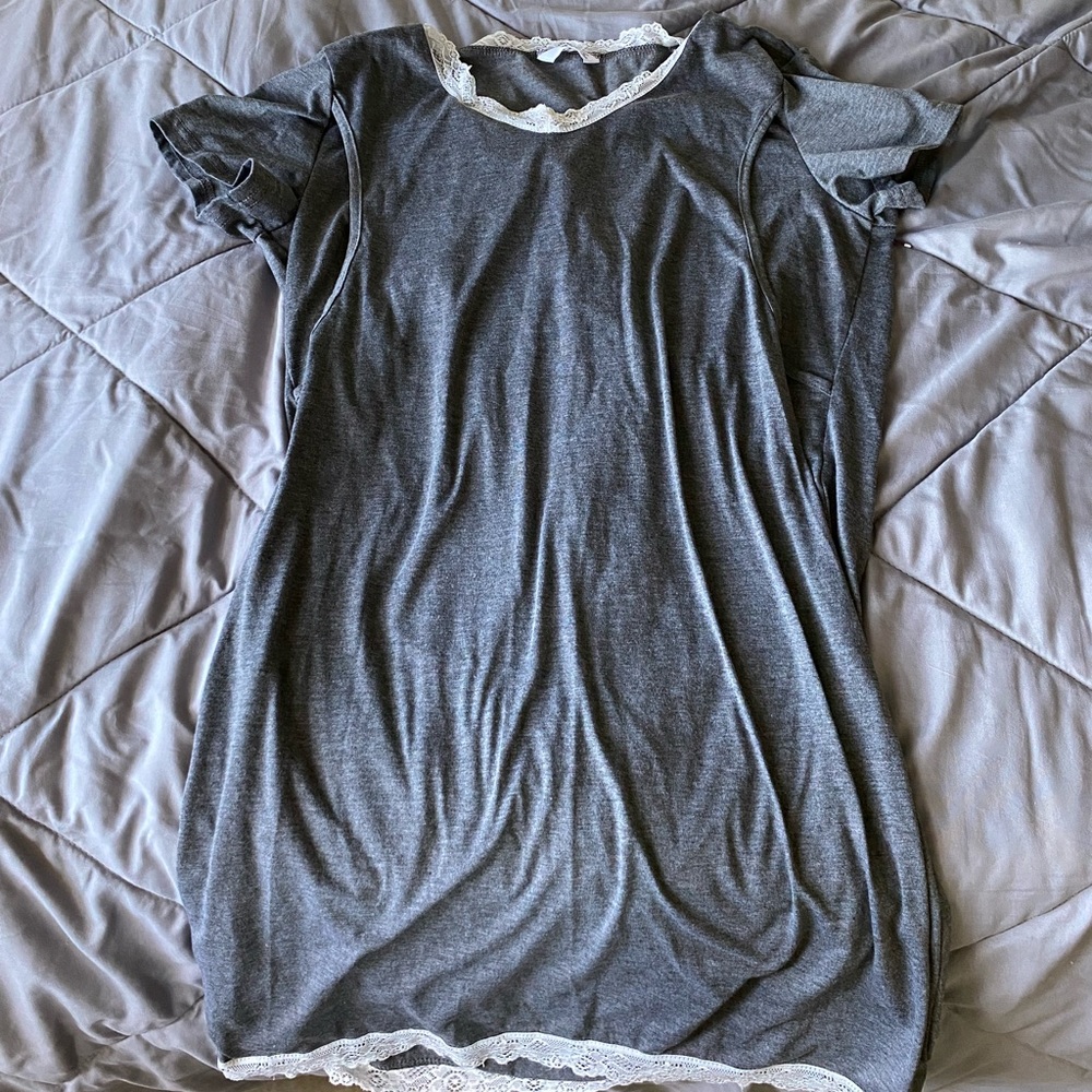 Breastfeeding nightgown